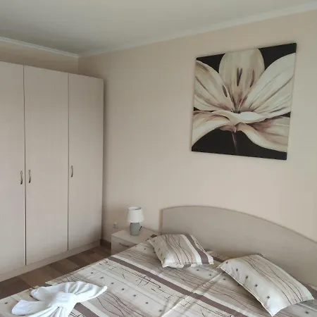 Europroperties Riviera Park Apartamento